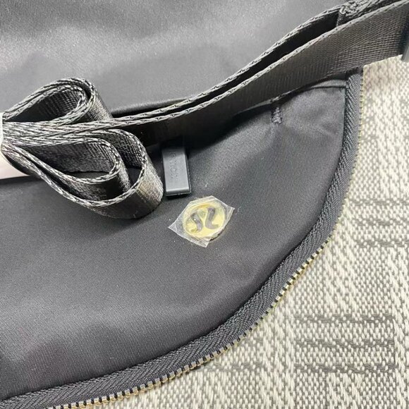 Lululemon All Night Festival Bag 5L - Picture 6 of 7